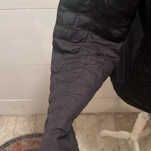 North face black zip up jacket size Large, black - Picture 5 of 7
